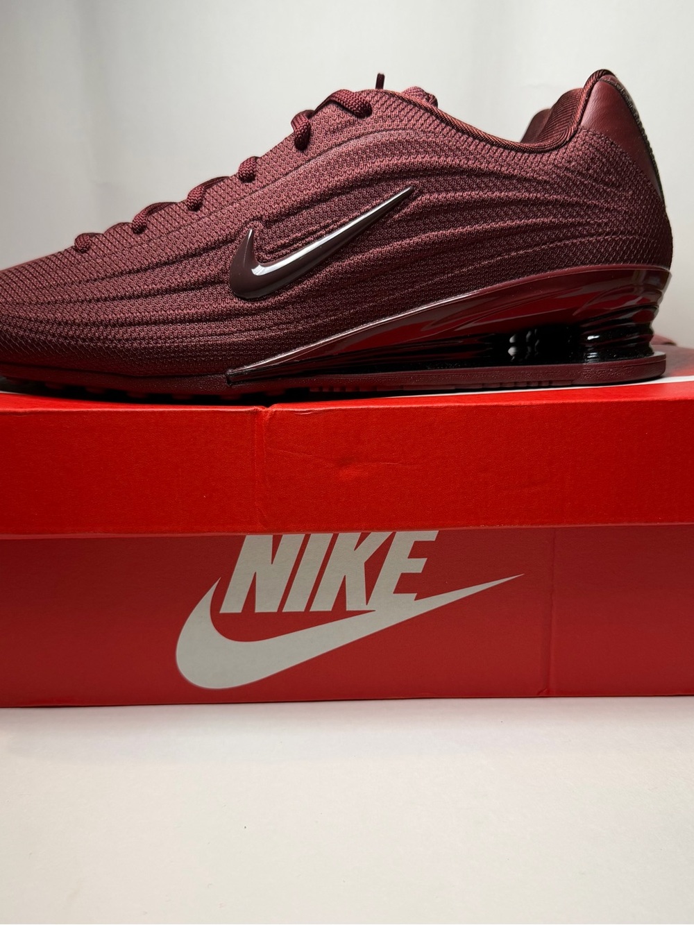 Nike Women's Shox Z Burgundy Size 7.5